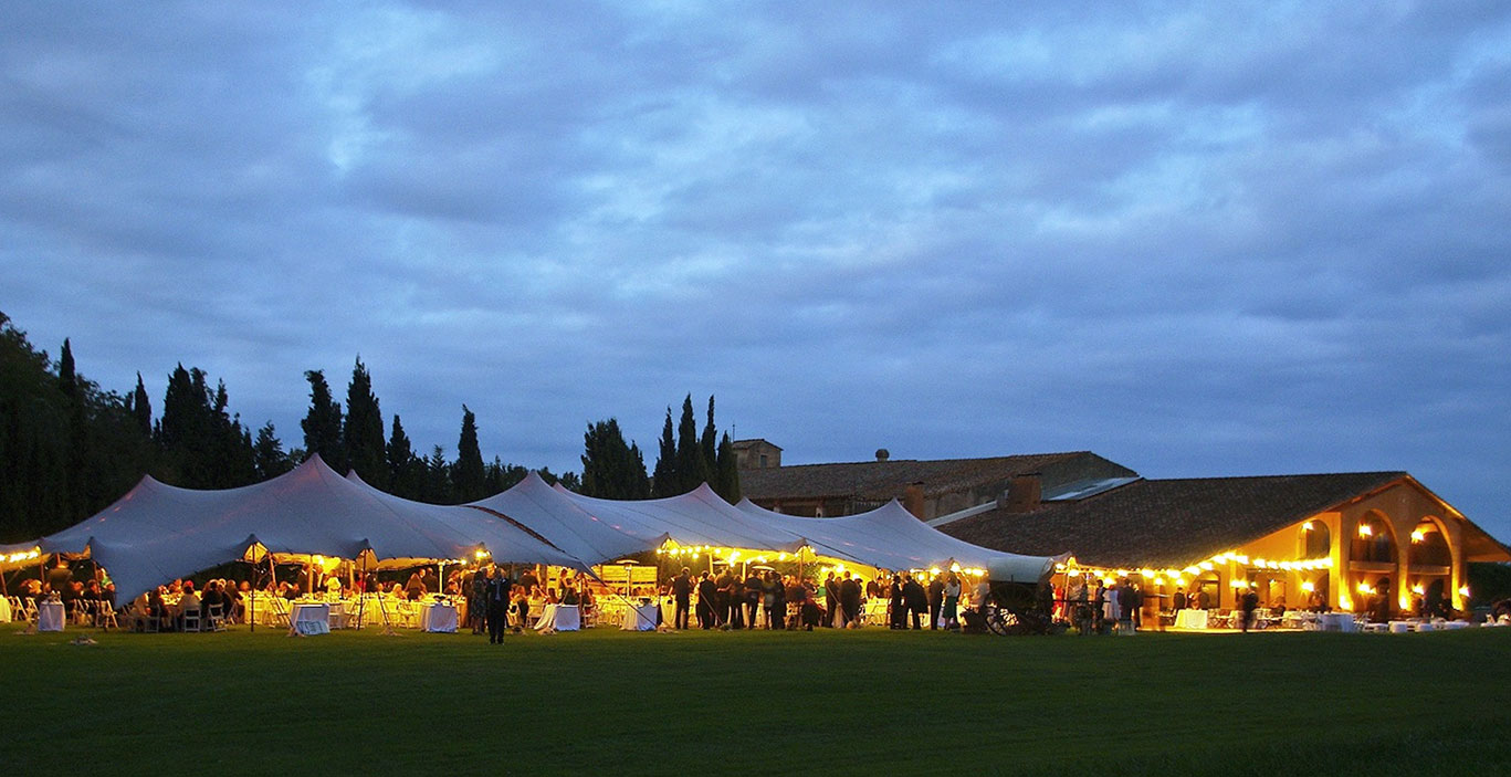 casaments/masgelabert/Mas-Gelabert_Casament-Beltran_carpa-panoramica.jpg