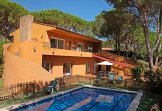 Villa met tuin en zwembad