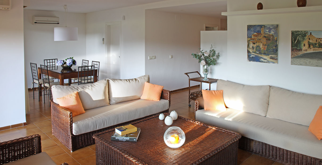 habitacions/villa1_i_2/Villa2_Comedor_Estar.jpg