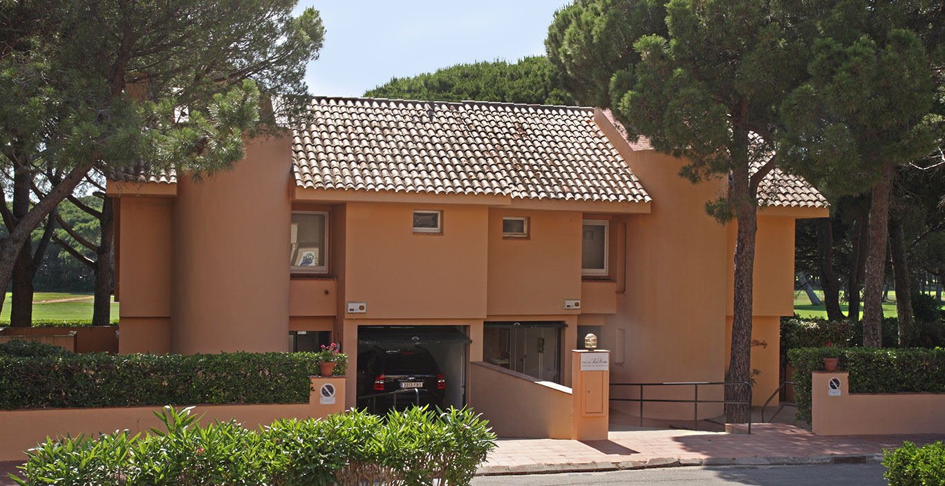 habitacions/villa1_i_2/Villes1_2_exterior_carrer.jpg